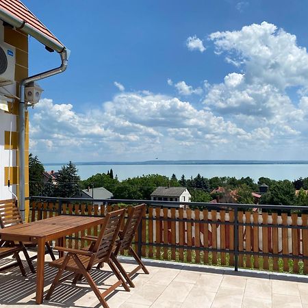 Bacchus Apartman - Borbarlang, Badacsony Бадачоньтомай Екстер'єр фото