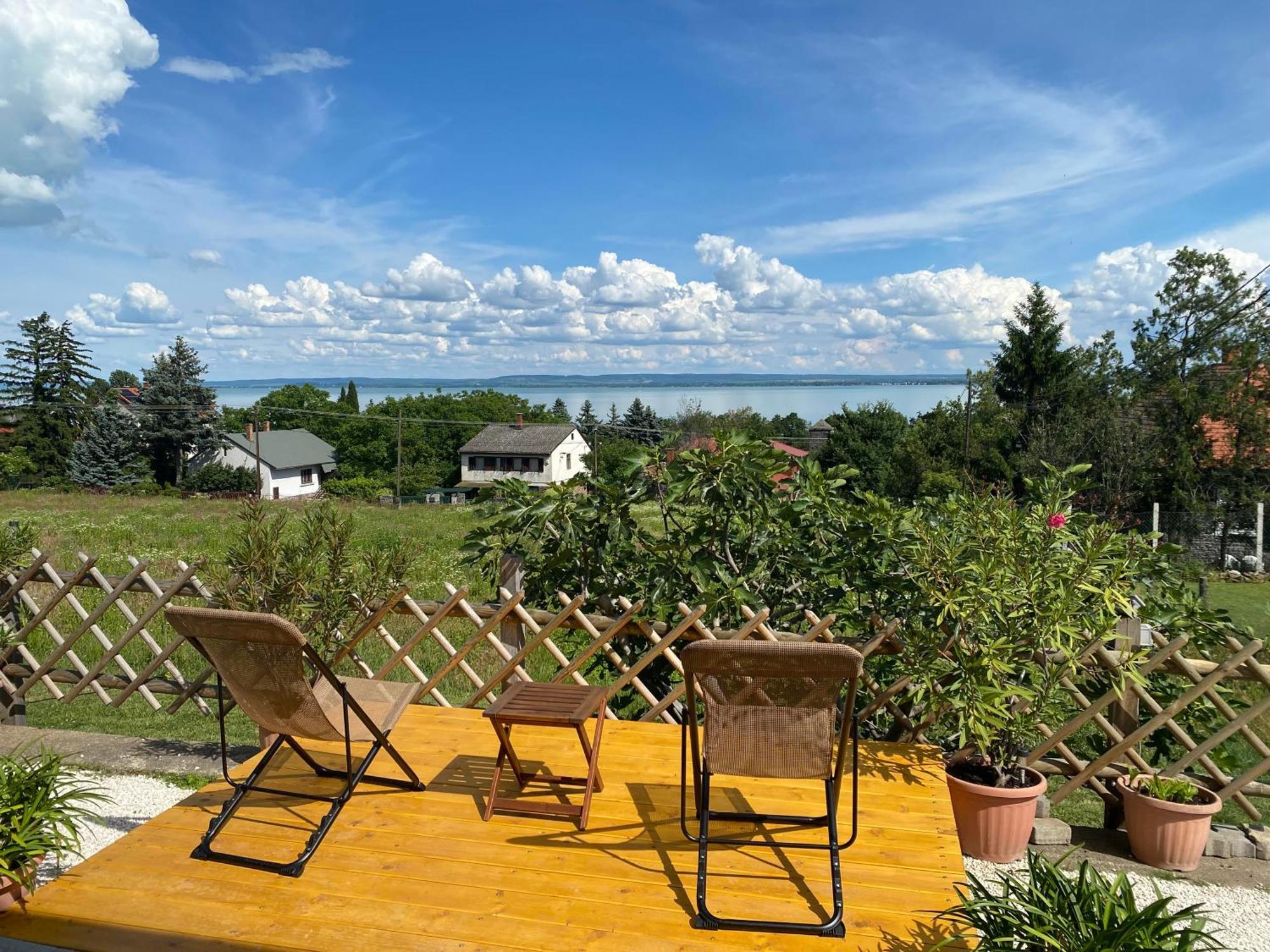 Bacchus Apartman - Borbarlang, Badacsony Бадачоньтомай Екстер'єр фото
